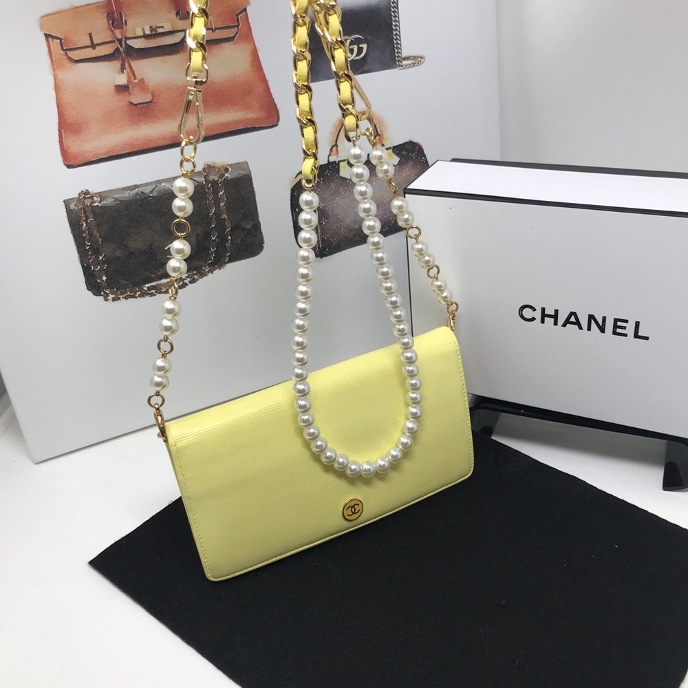 Chanel Bifold Wallet & Optional Crossbody bag - Picture 11 of 16